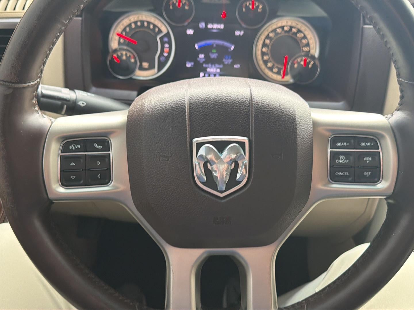 2017 RAM 1500 LARAMIE 4X2 CREW CAB 5'7