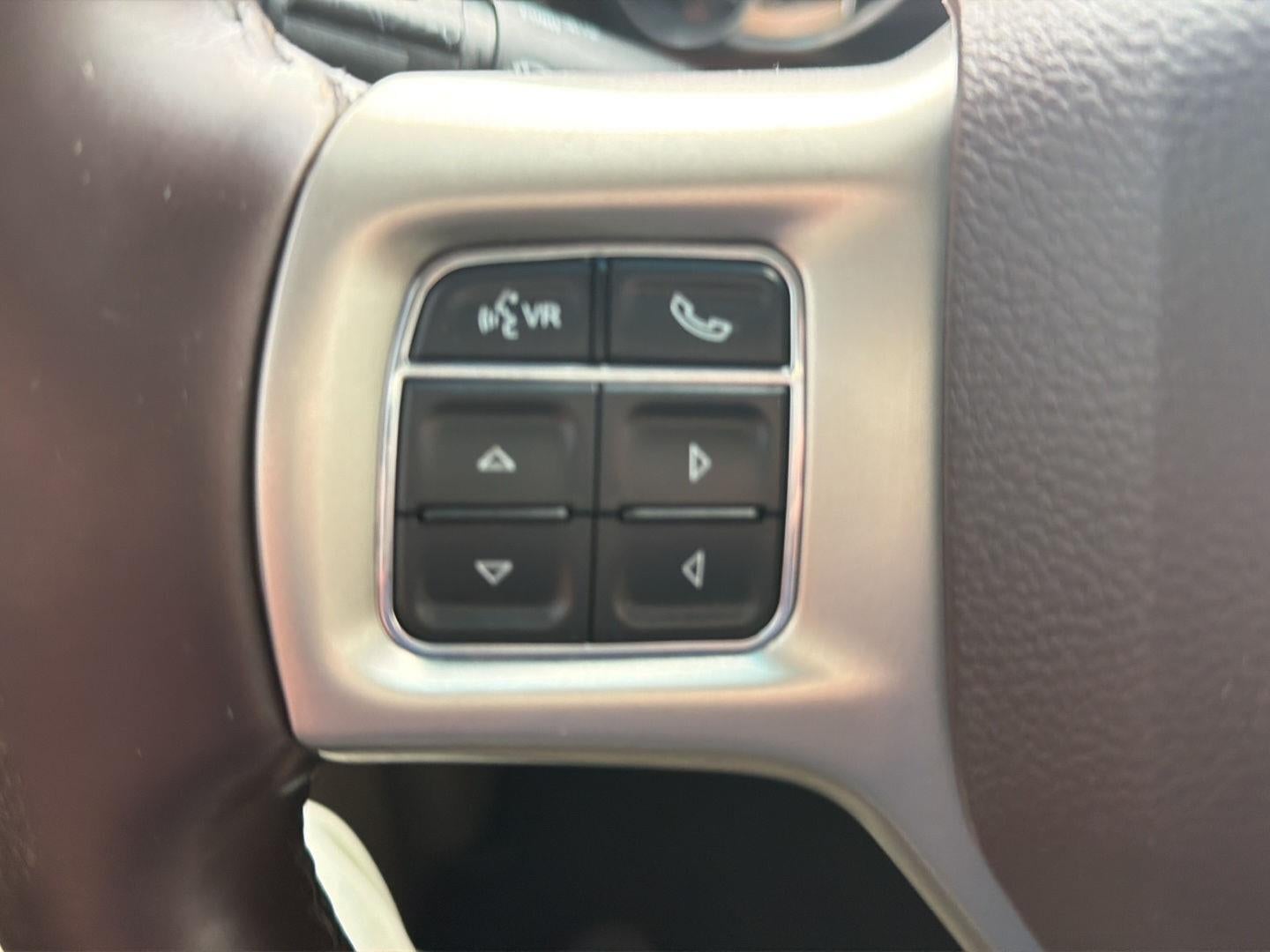 2017 RAM 1500 LARAMIE 4X2 CREW CAB 5'7