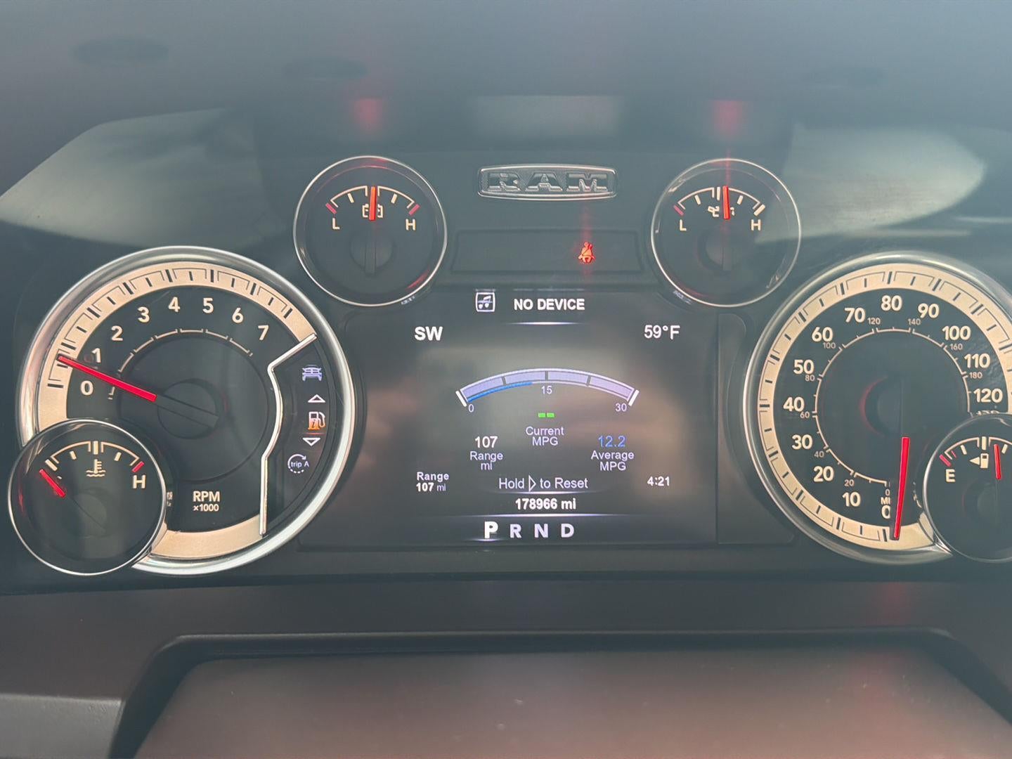 2017 RAM 1500 LARAMIE 4X2 CREW CAB 5'7