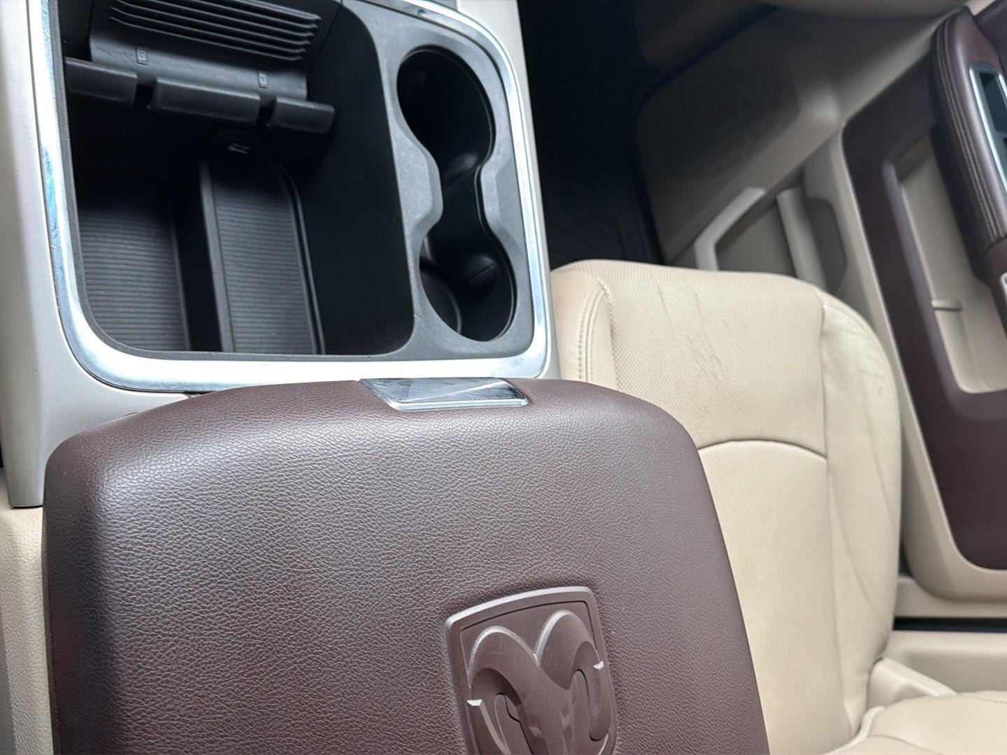 2017 RAM 1500 LARAMIE 4X2 CREW CAB 5'7