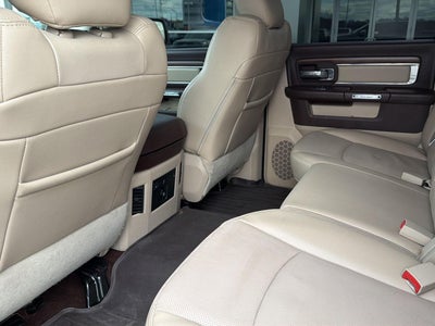 2017 RAM 1500 LARAMIE 4X2 CREW CAB 5'7