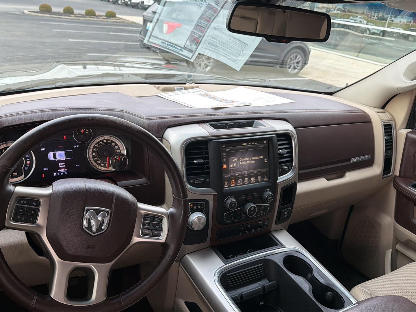 2017 RAM 1500 LARAMIE 4X2 CREW CAB 5'7