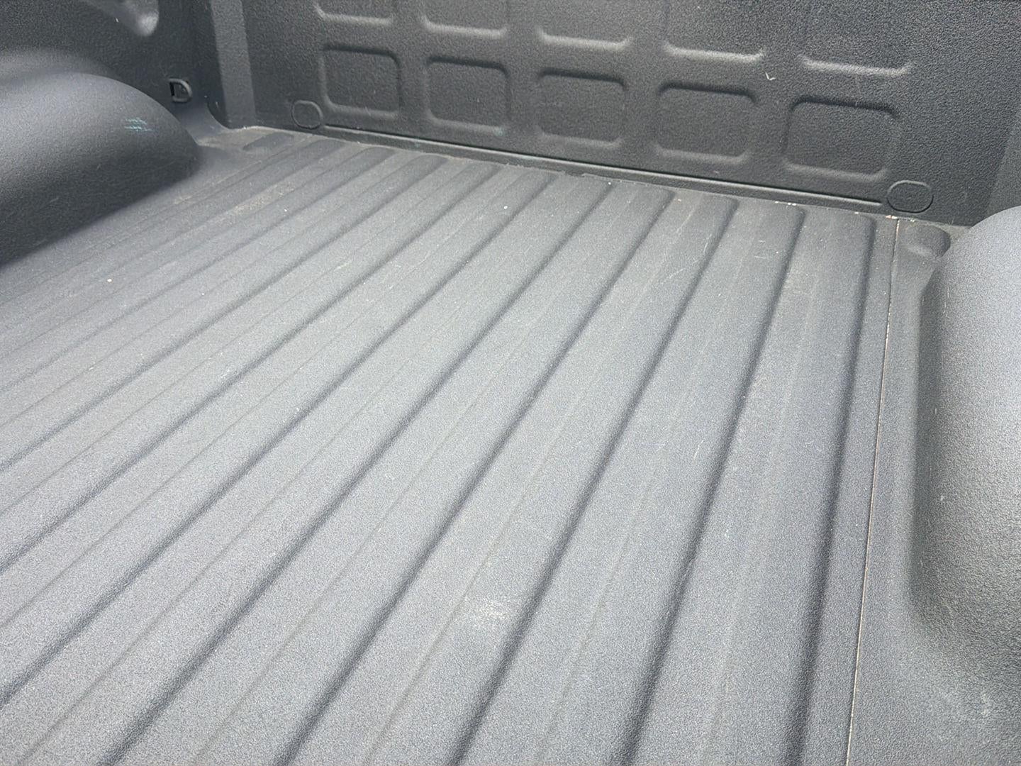 2017 RAM 1500 LARAMIE 4X2 CREW CAB 5'7