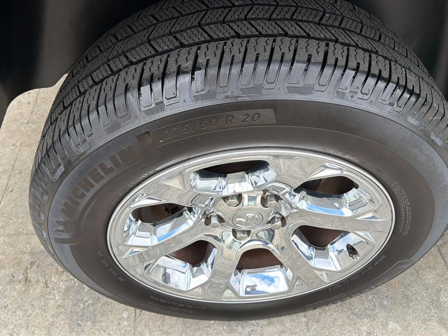 2017 RAM 1500 LARAMIE 4X2 CREW CAB 5'7