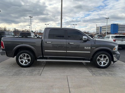 2017 RAM 1500 LARAMIE 4X2 CREW CAB 5'7