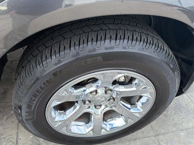 2017 RAM 1500 LARAMIE 4X2 CREW CAB 5'7