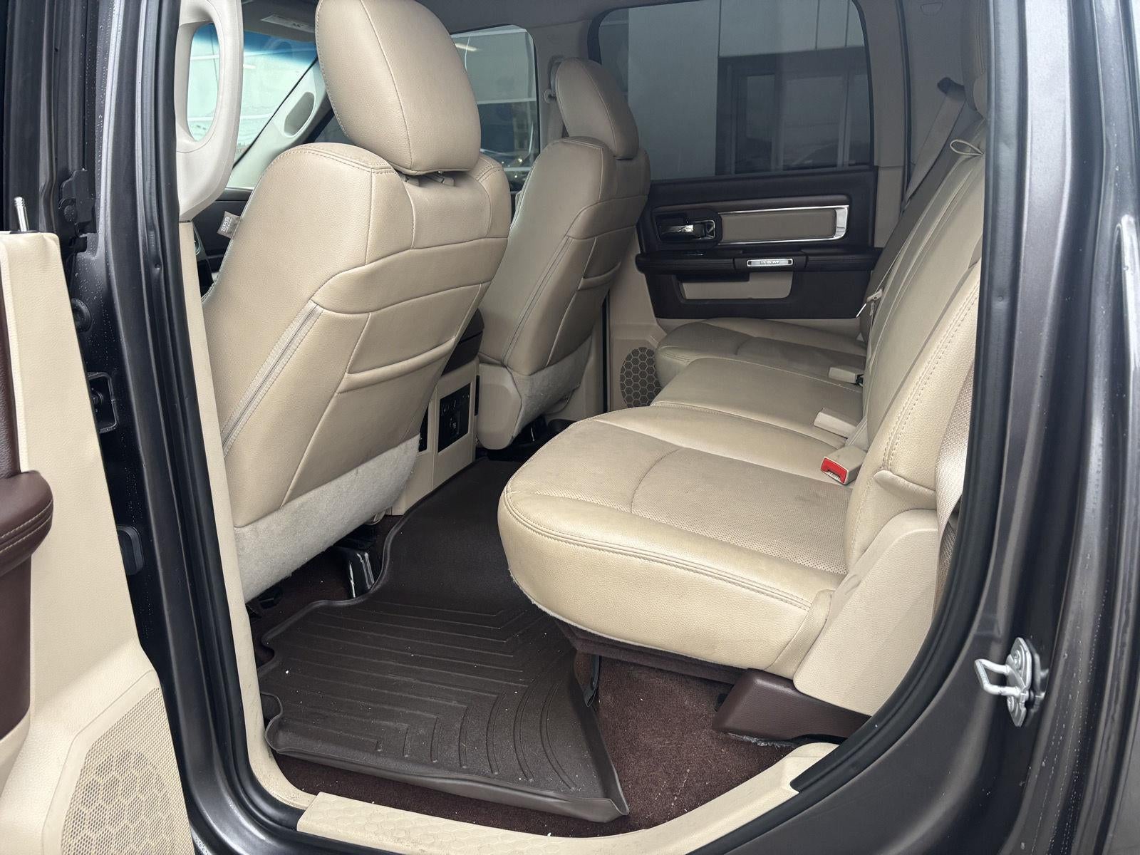 2017 RAM 1500 LARAMIE 4X2 CREW CAB 5'7