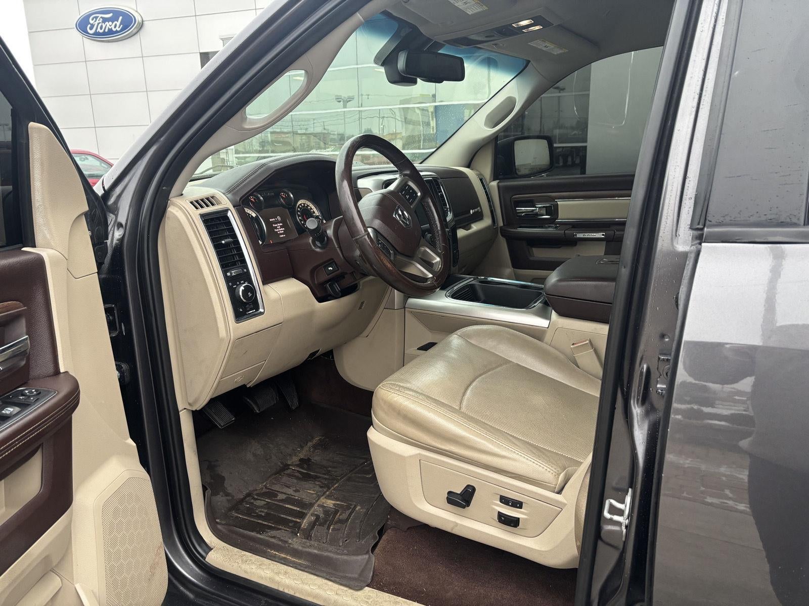 2017 RAM 1500 LARAMIE 4X2 CREW CAB 5'7