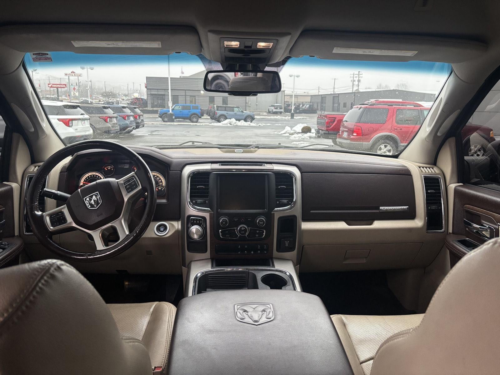 2017 RAM 1500 LARAMIE 4X2 CREW CAB 5'7