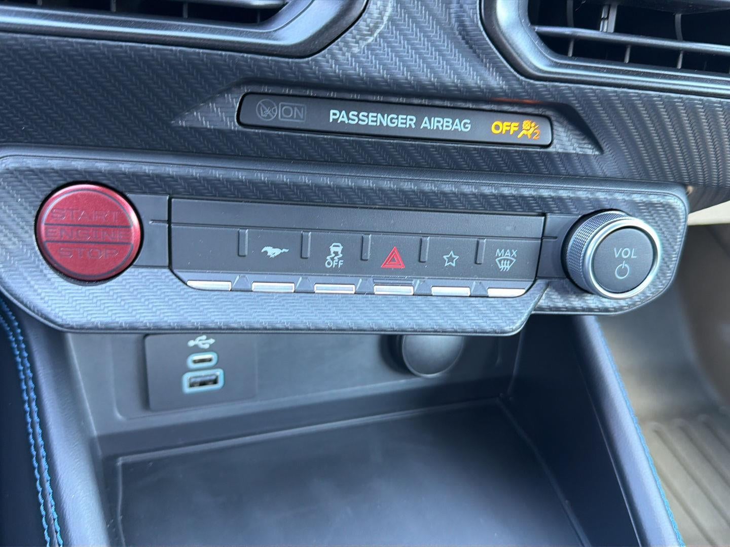 2025 Ford Mustang Dark Horse