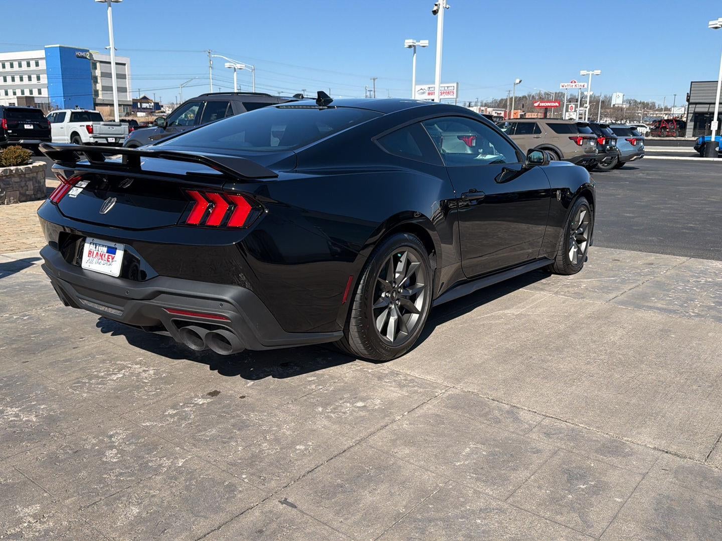 2025 Ford Mustang Dark Horse