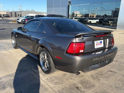 2004 Ford MUSTANG Base