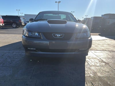 2004 Ford MUSTANG Base