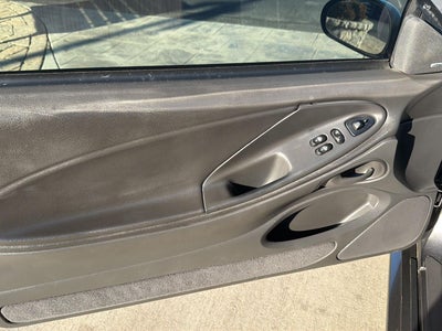 2004 Ford MUSTANG Base