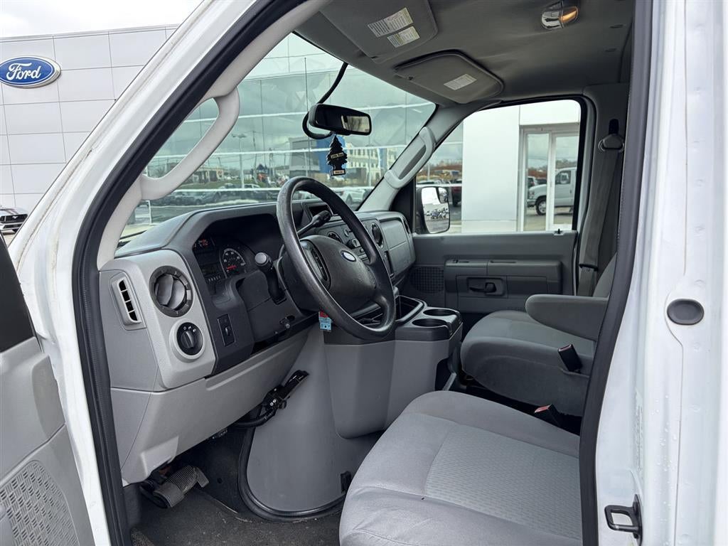 2012 Ford E-Series E-350 SD XLT