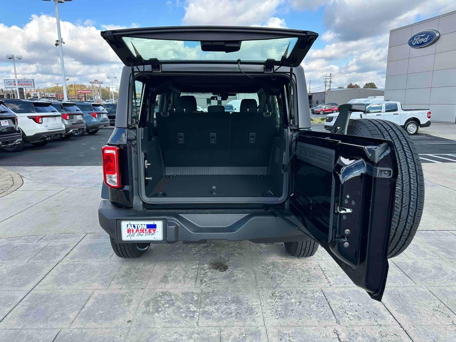 2025 Ford Bronco Base