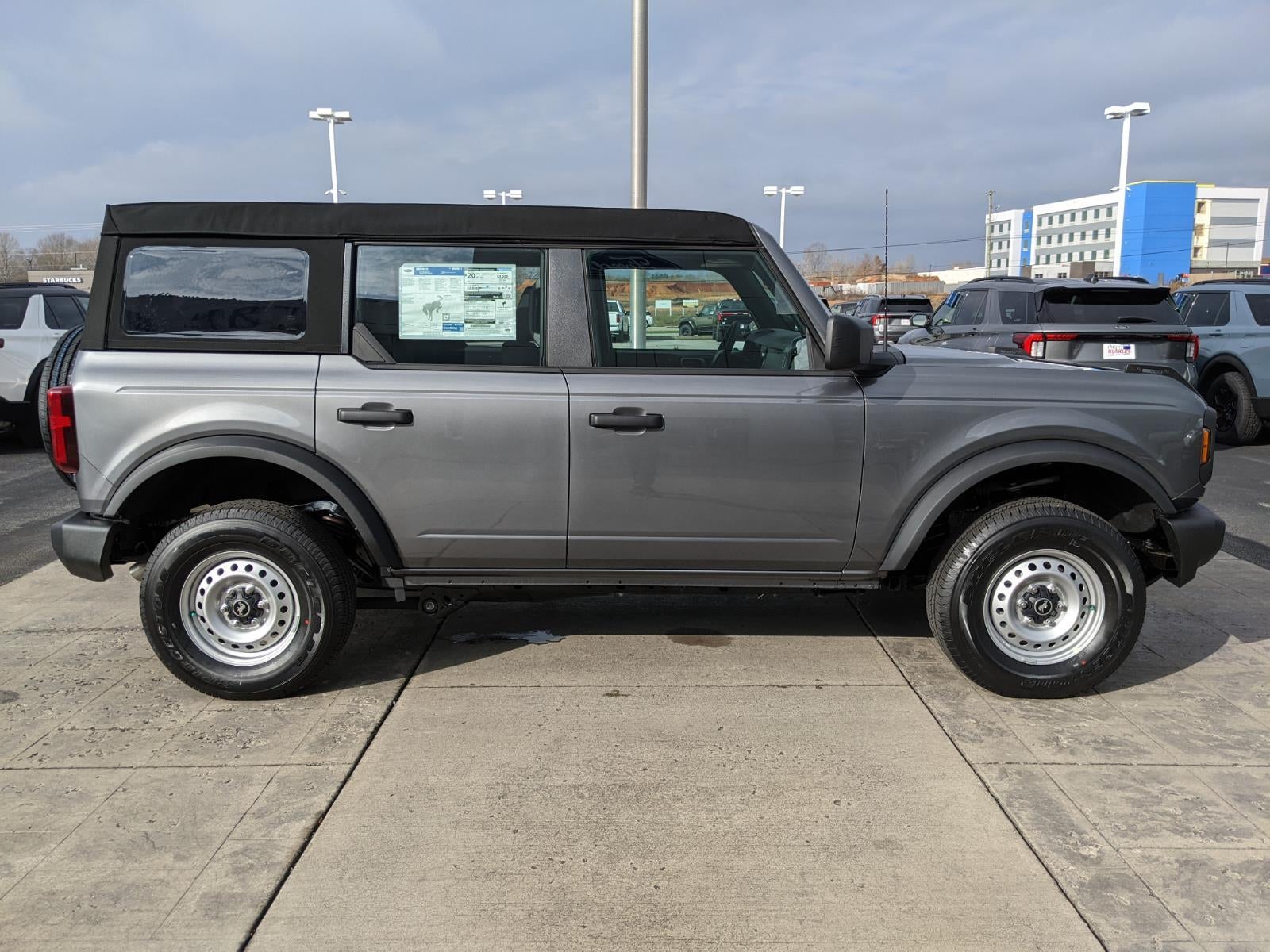 2025 Ford Bronco Base
