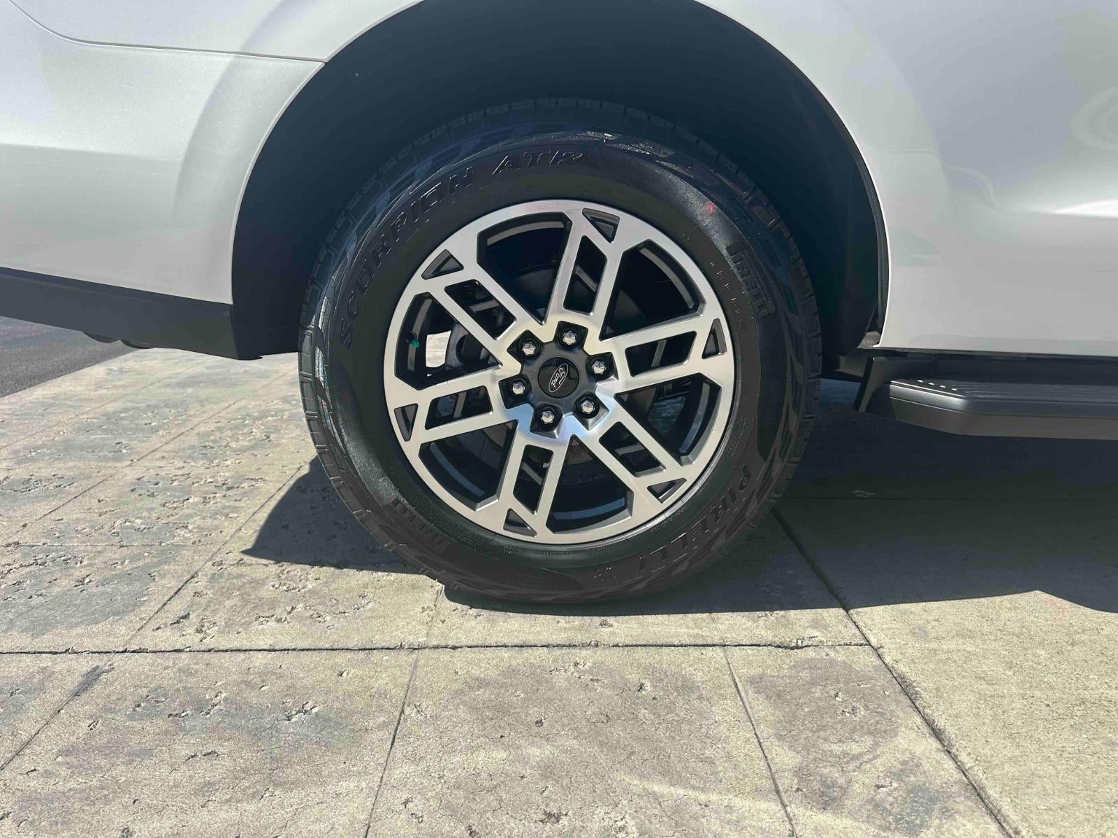 2025 Ford Expedition Active