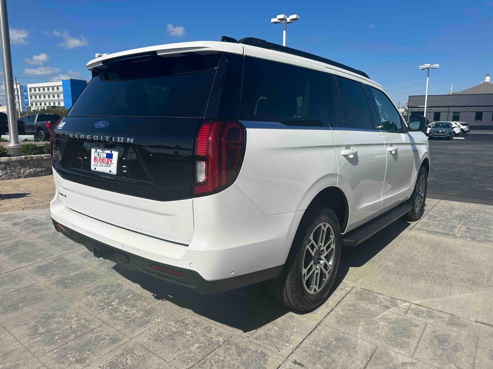 2025 Ford Expedition Active