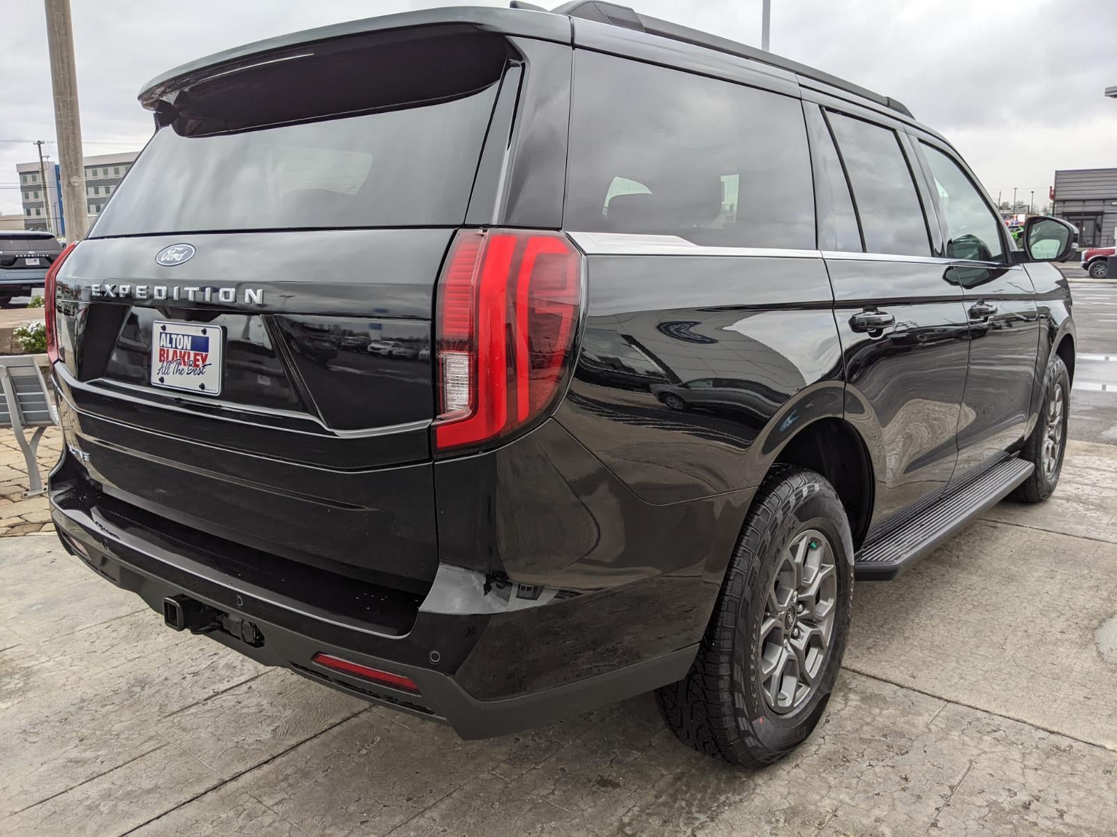 2026 Ford Expedition Active