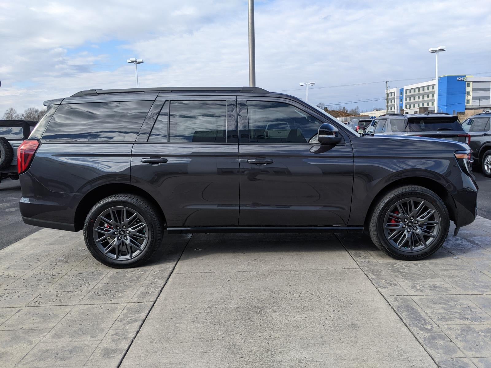 2025 Ford Expedition Platinum