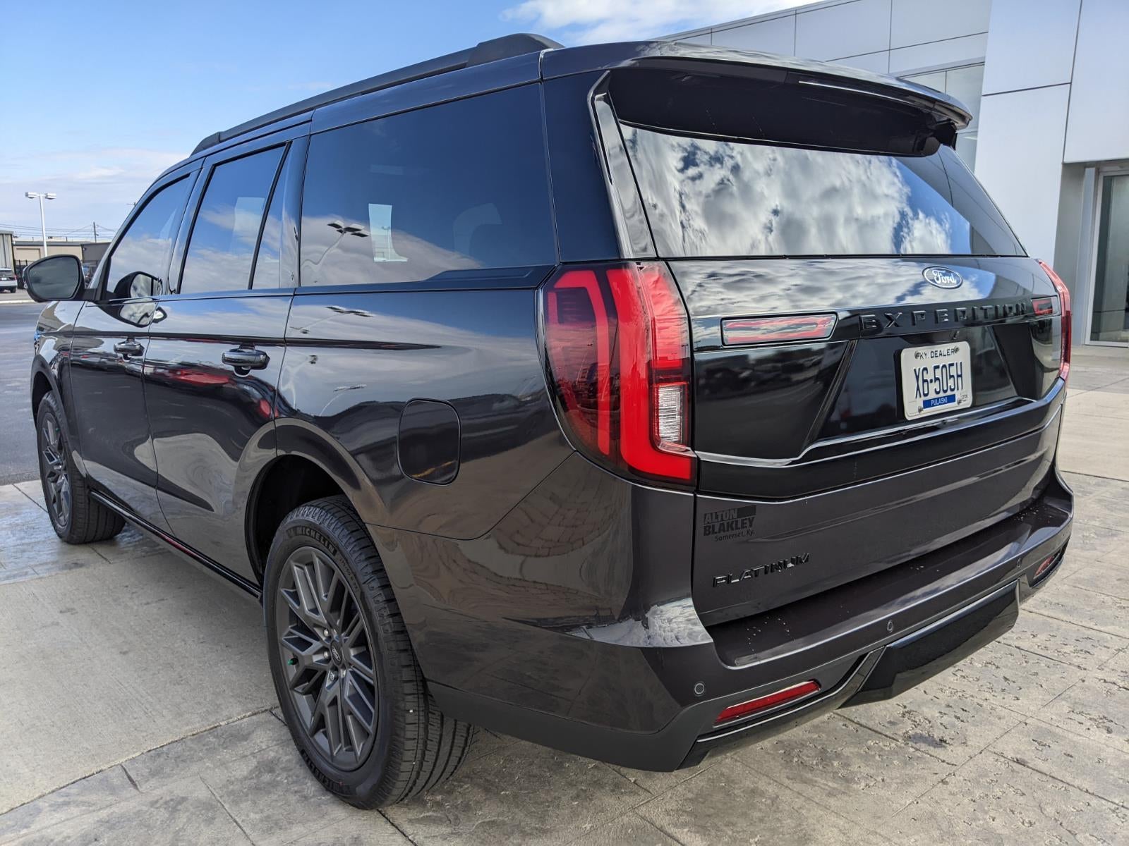 2025 Ford Expedition Platinum