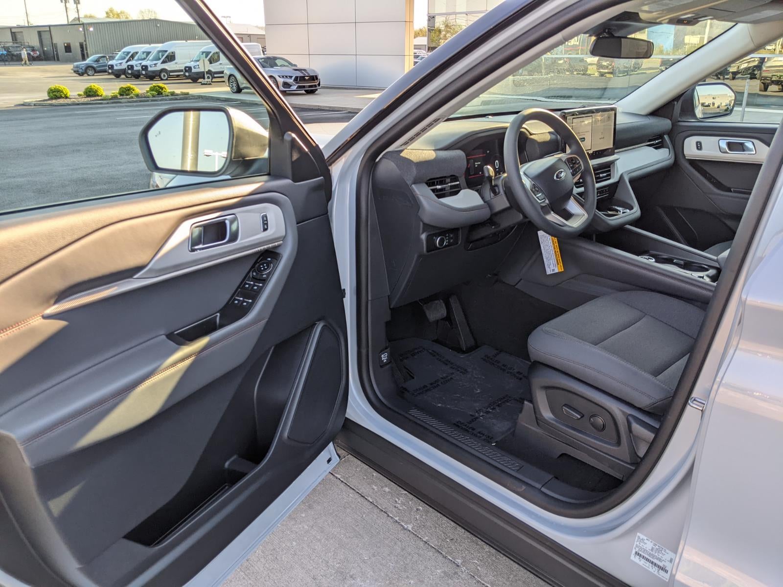 2026 Ford Explorer Active w/100A Pkg