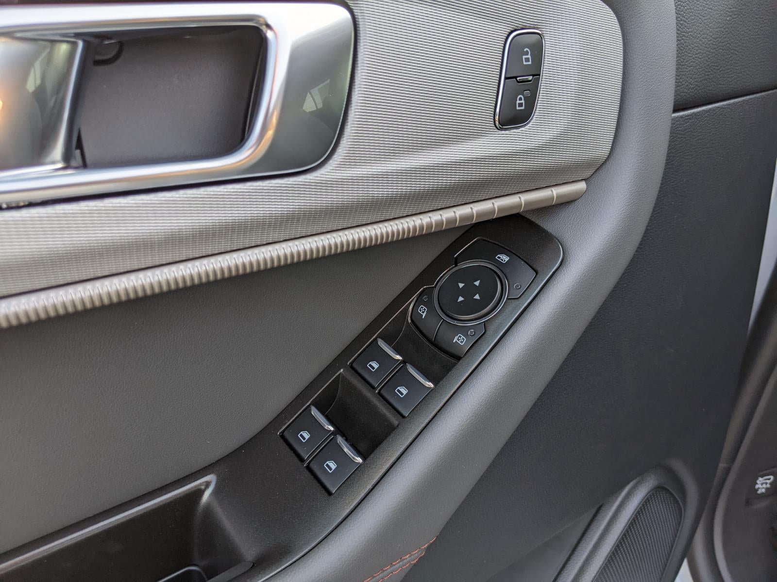 2026 Ford Explorer Active w/100A Pkg