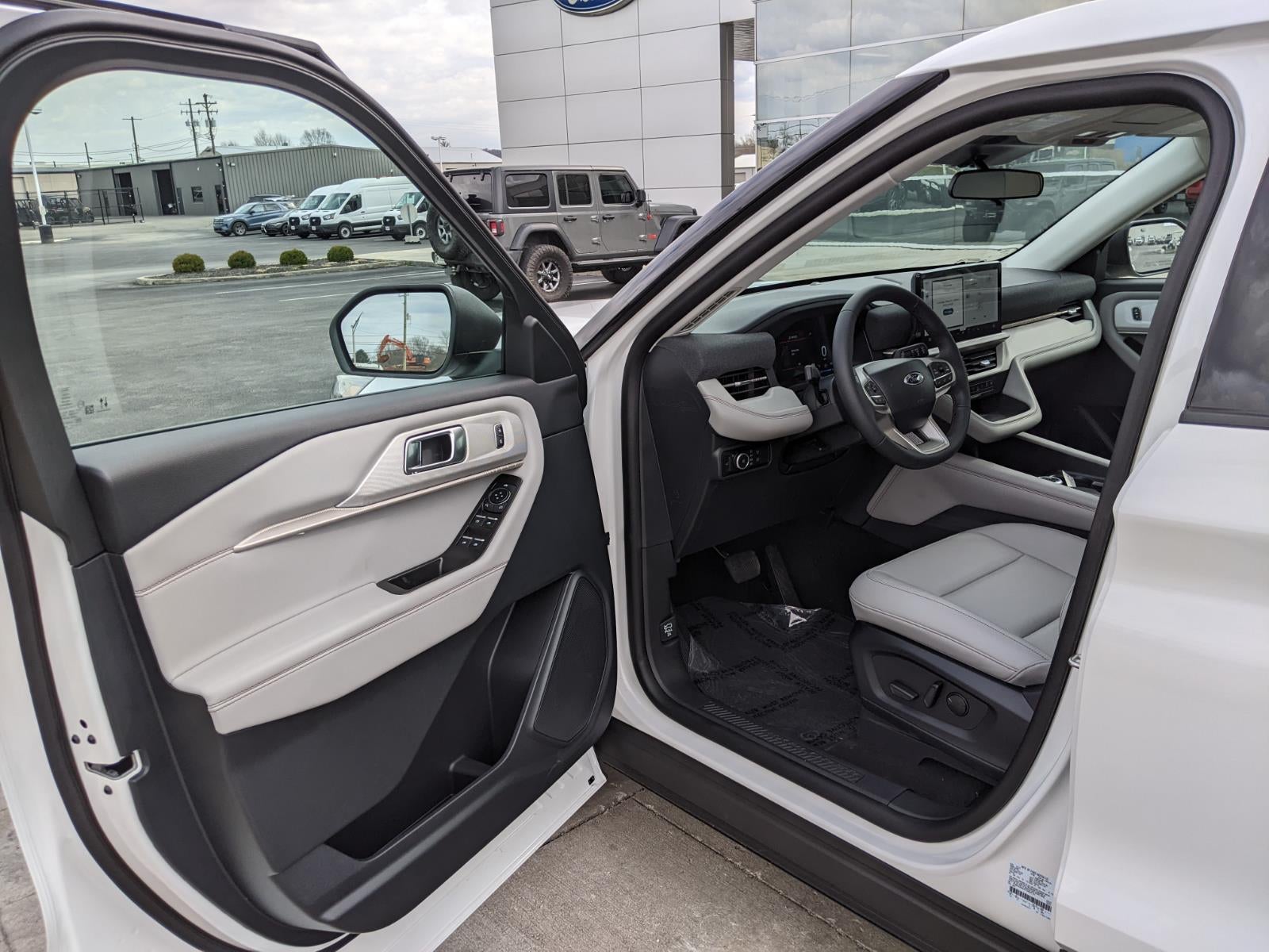 2026 Ford Explorer Active w/100A Pkg