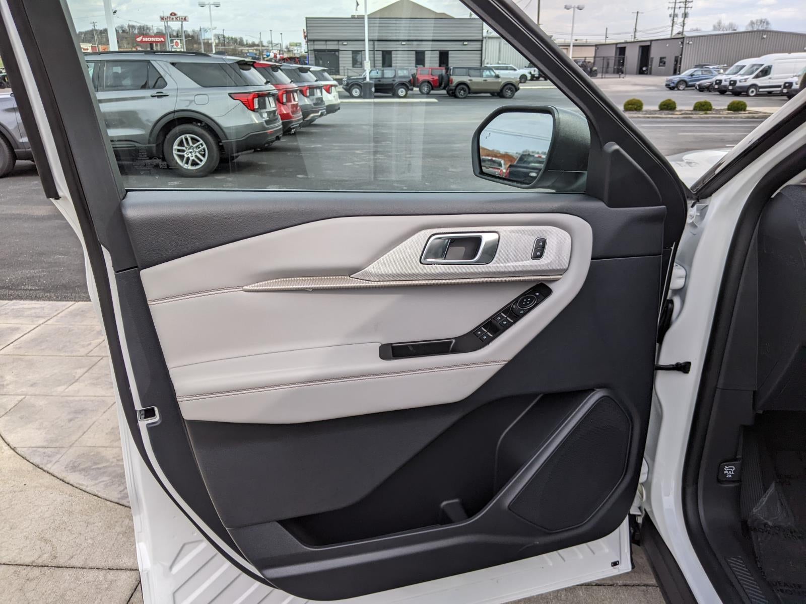 2026 Ford Explorer Active w/100A Pkg