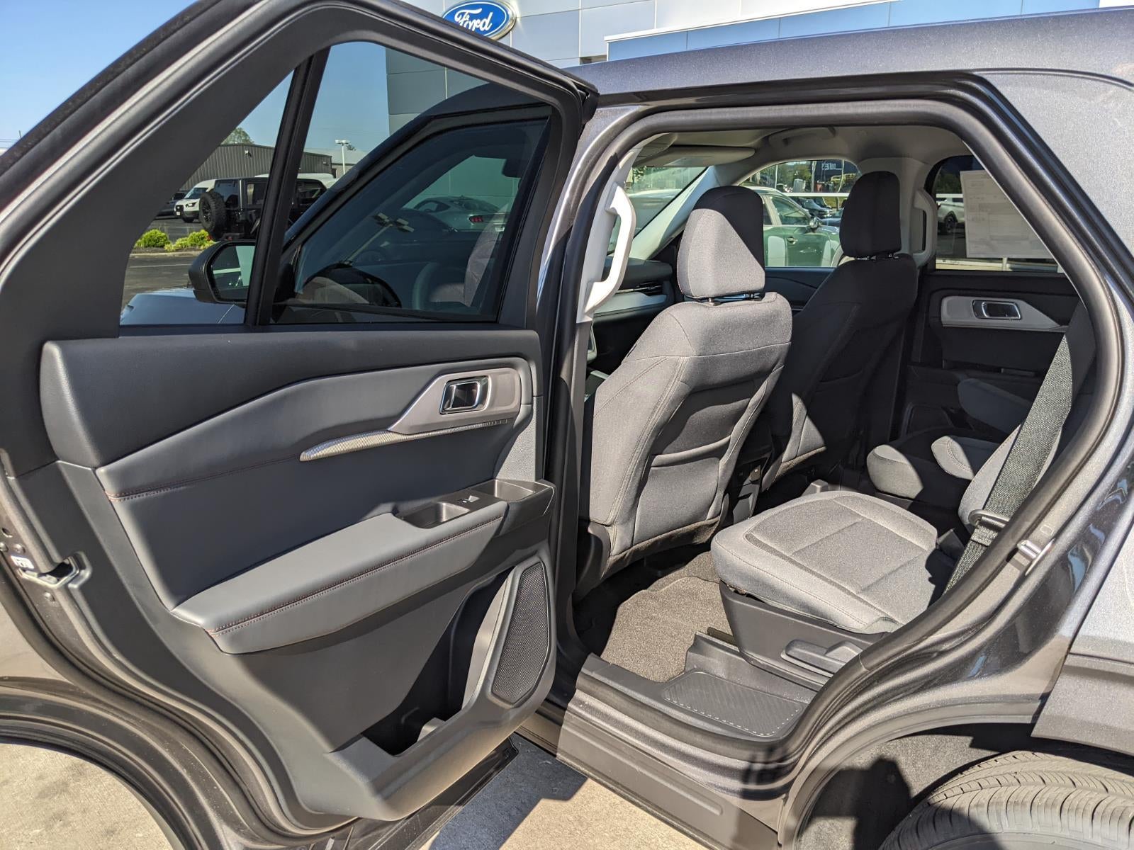 2026 Ford Explorer Active w/100A Pkg