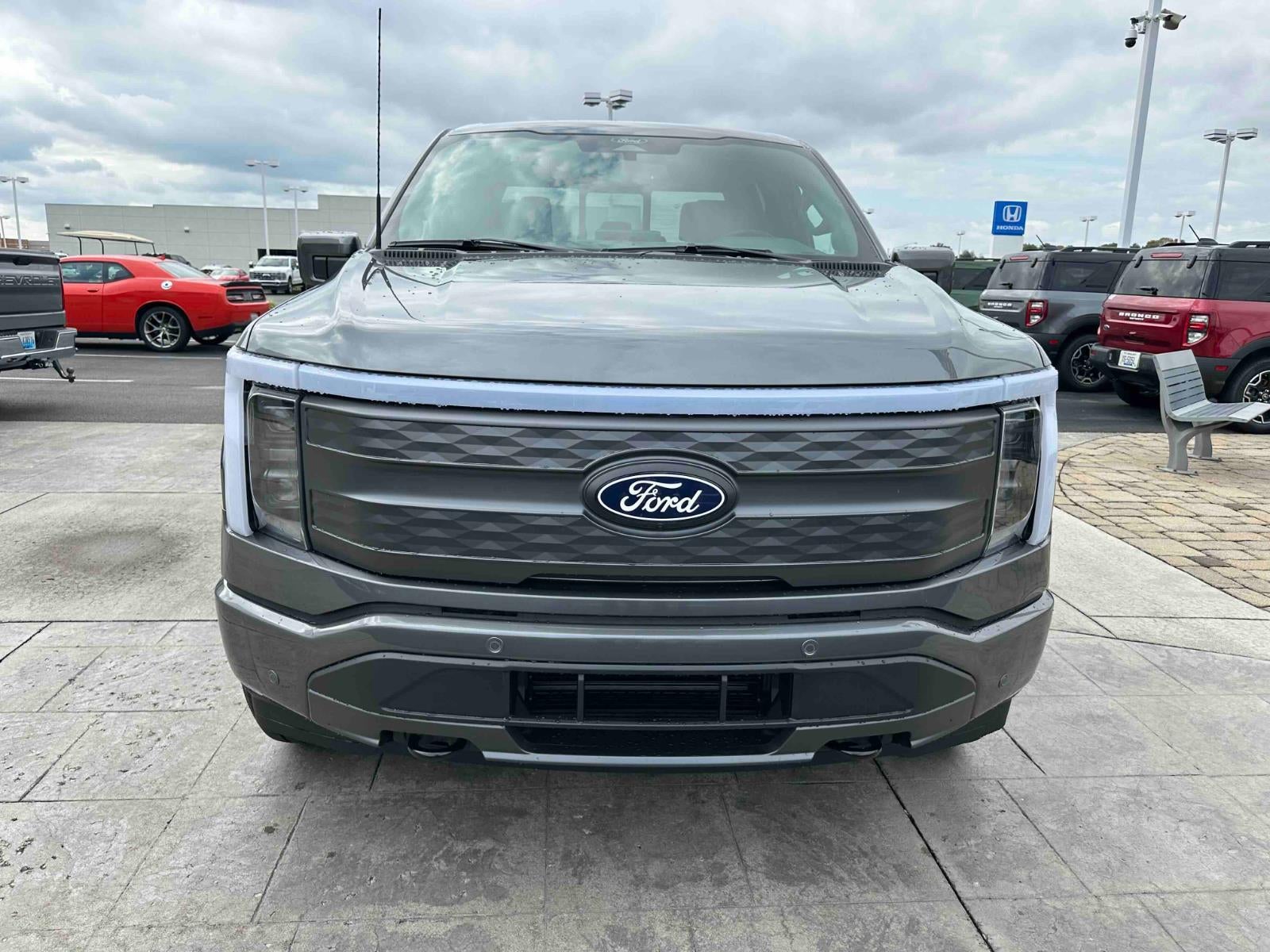 2025 Ford F-150 Lightning LARIAT