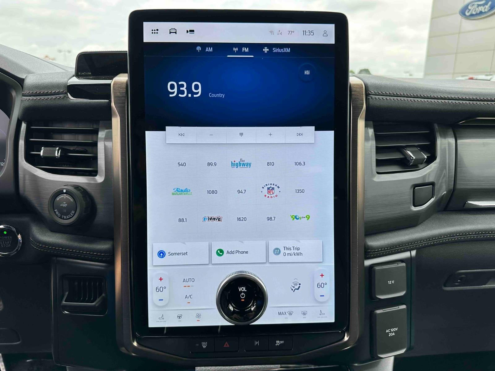 2025 Ford F-150 Lightning LARIAT