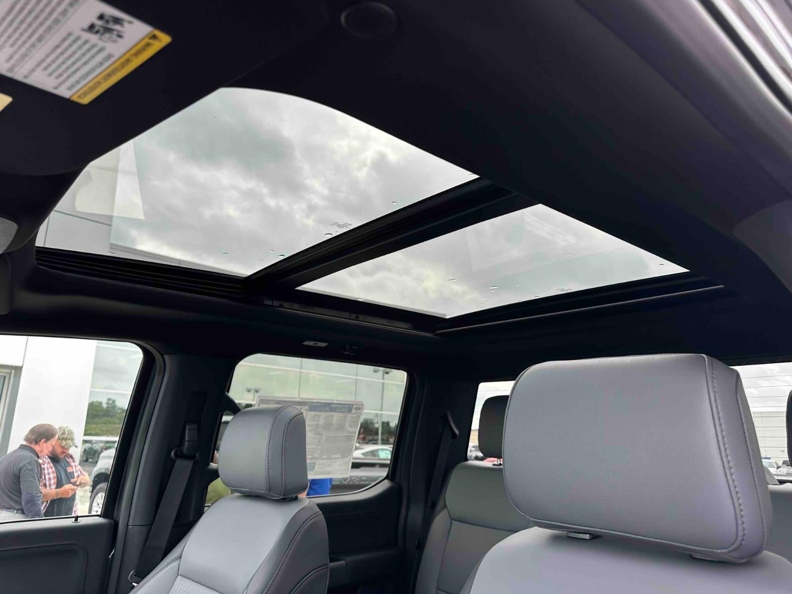 2025 Ford F-150 Lightning LARIAT