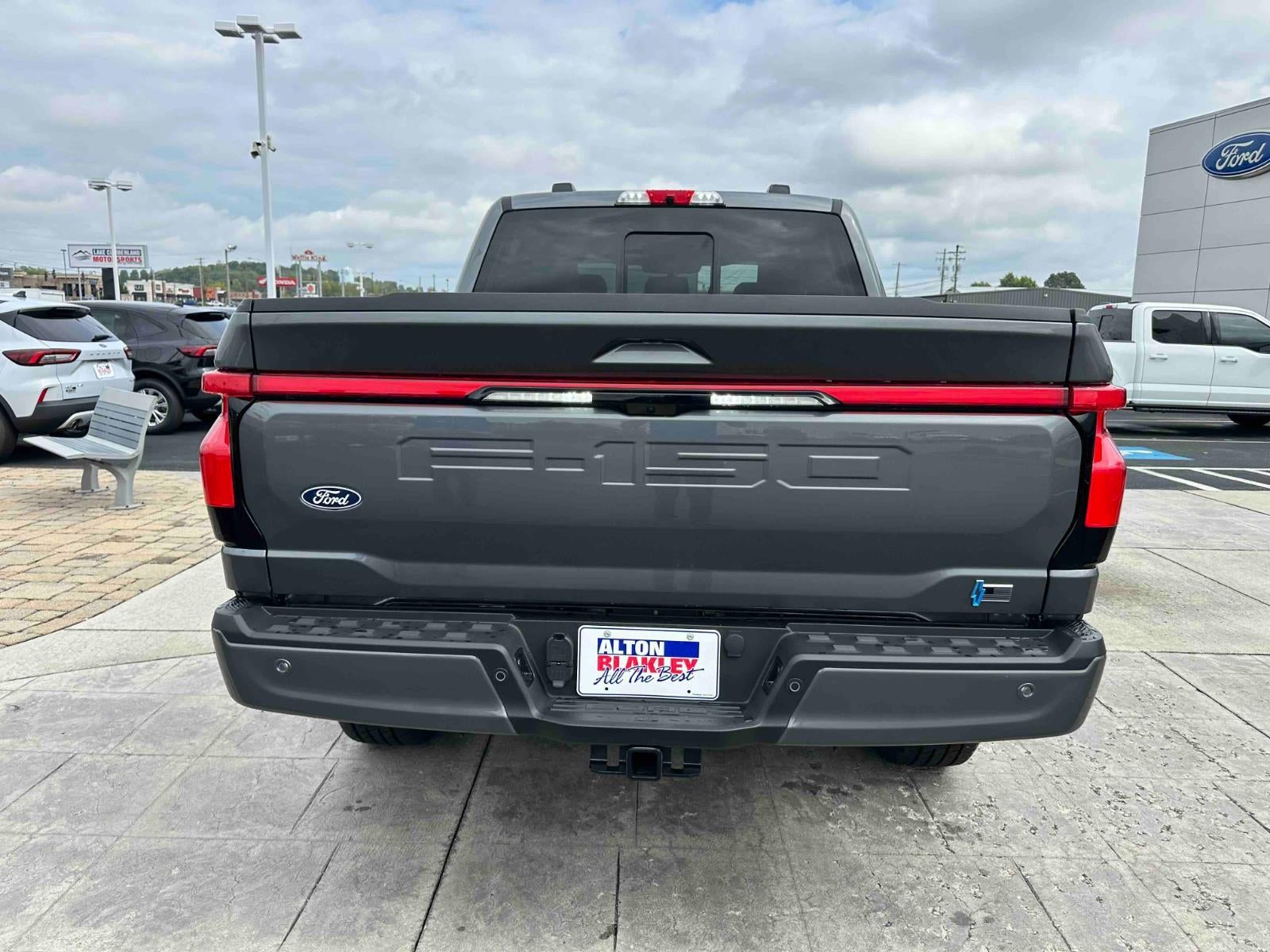 2025 Ford F-150 Lightning LARIAT