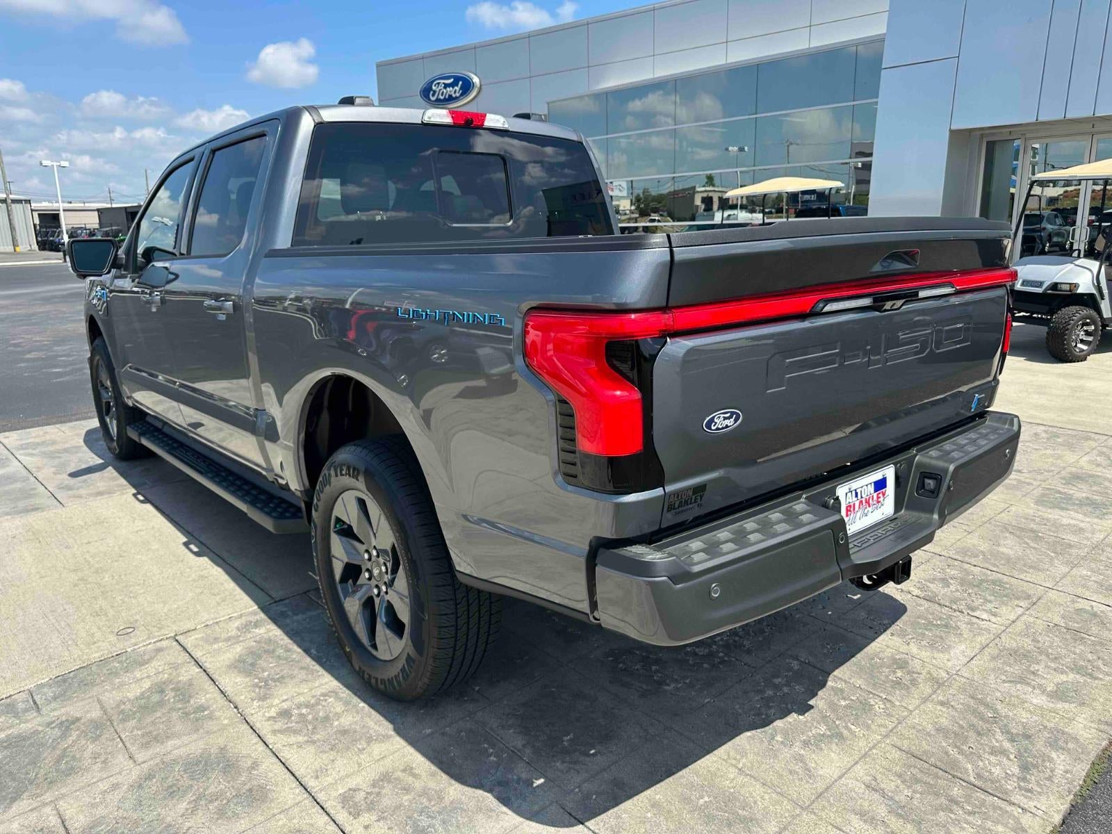 2025 Ford F-150 Lightning Lariat 4WD Supercrew 5.5'