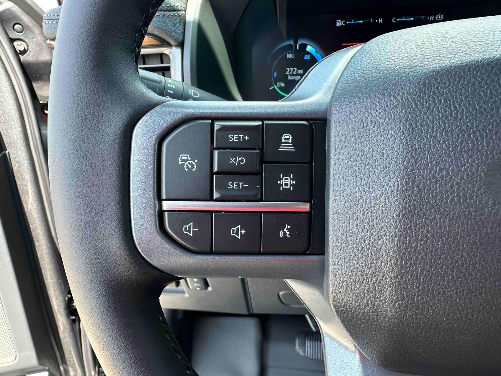 2025 Ford F-150 Lightning Lariat 4WD Supercrew 5.5'