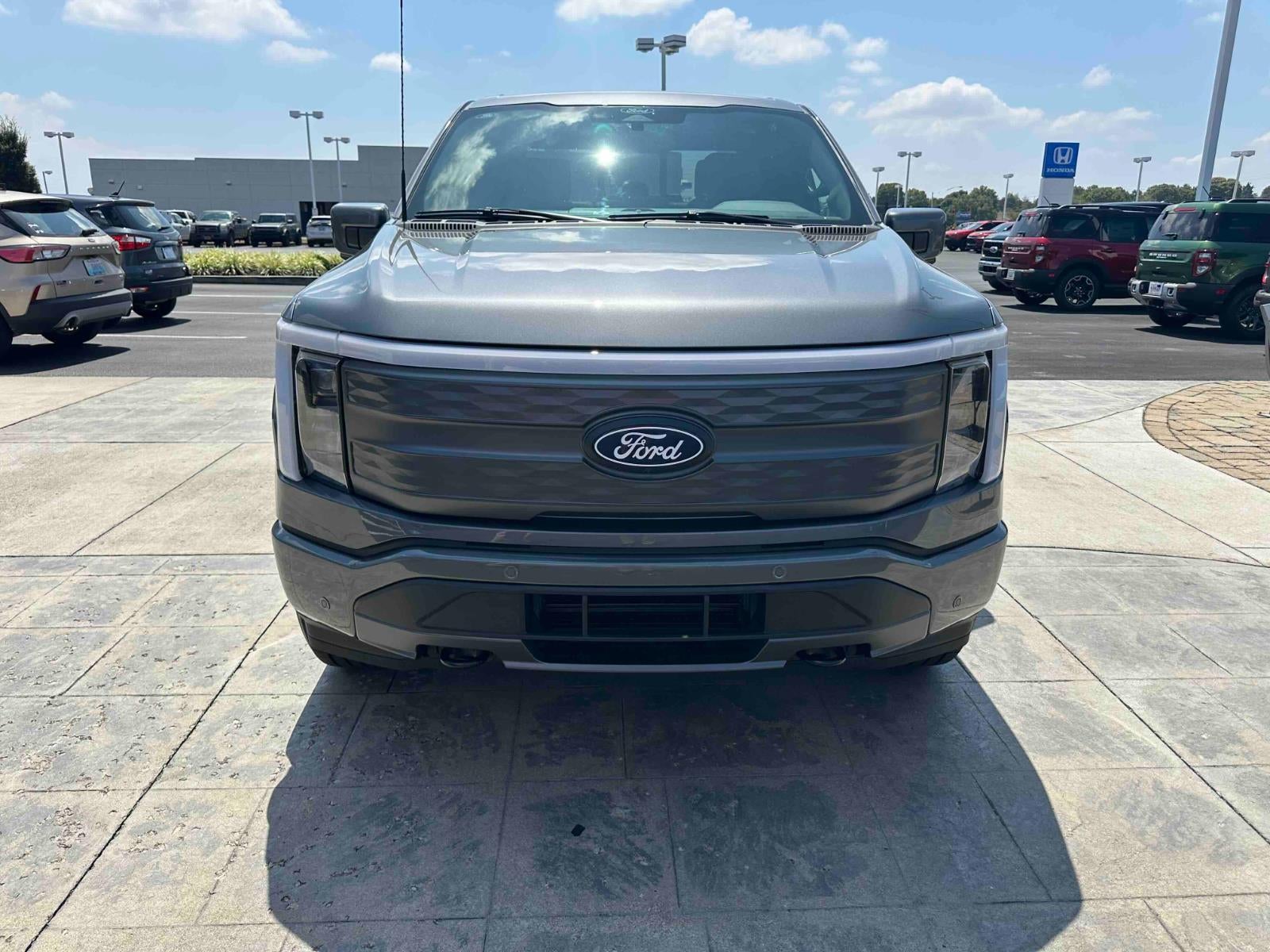 2025 Ford F-150 Lightning Lariat 4WD Supercrew 5.5'