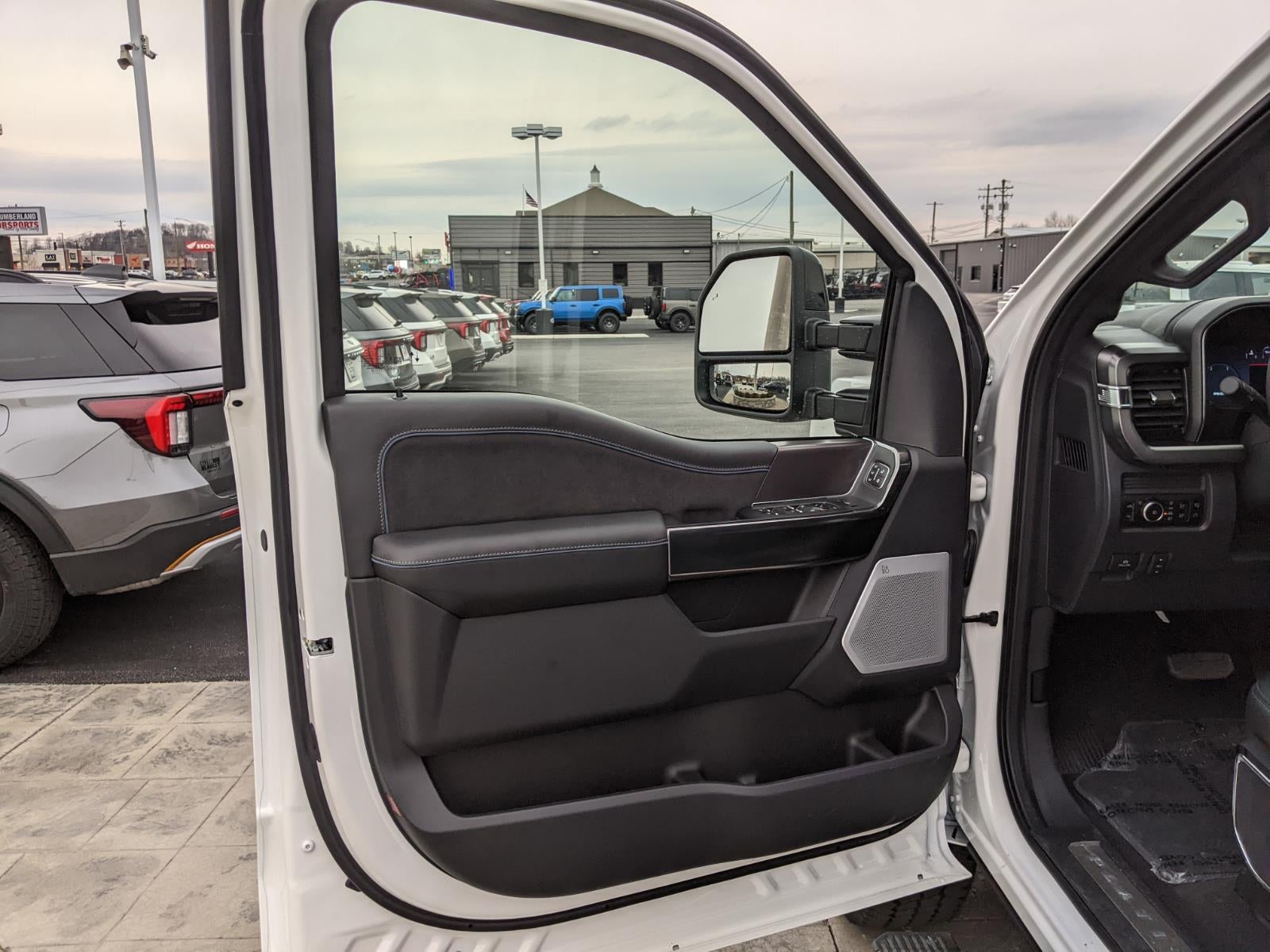 2026 Ford Super Duty F-350 SRW Platinum