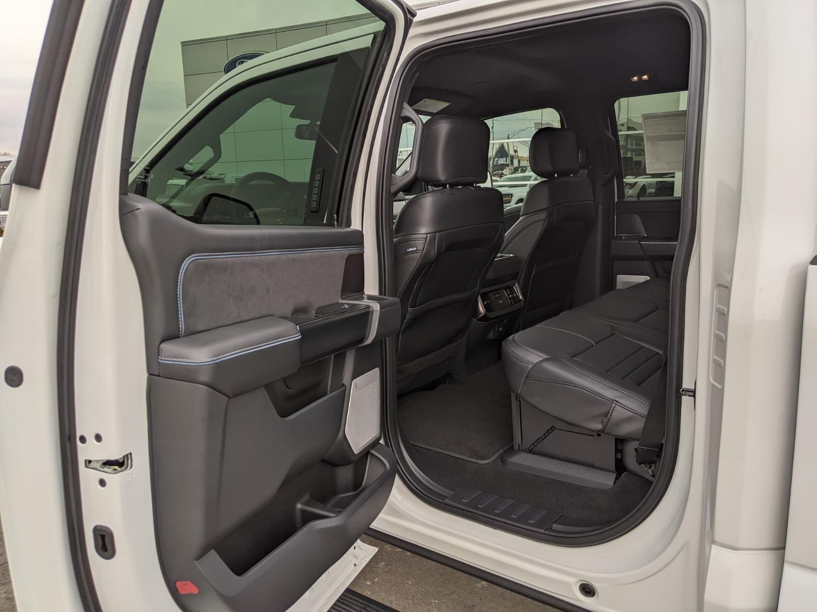 2026 Ford Super Duty F-350 SRW Platinum