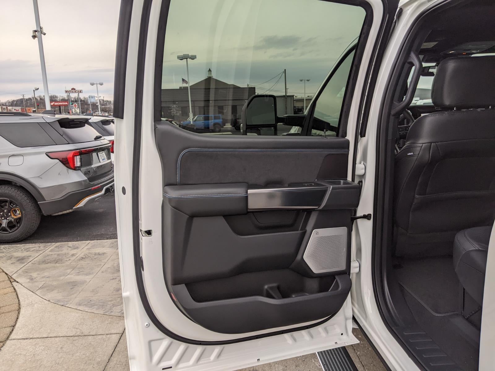 2026 Ford Super Duty F-350 SRW Platinum