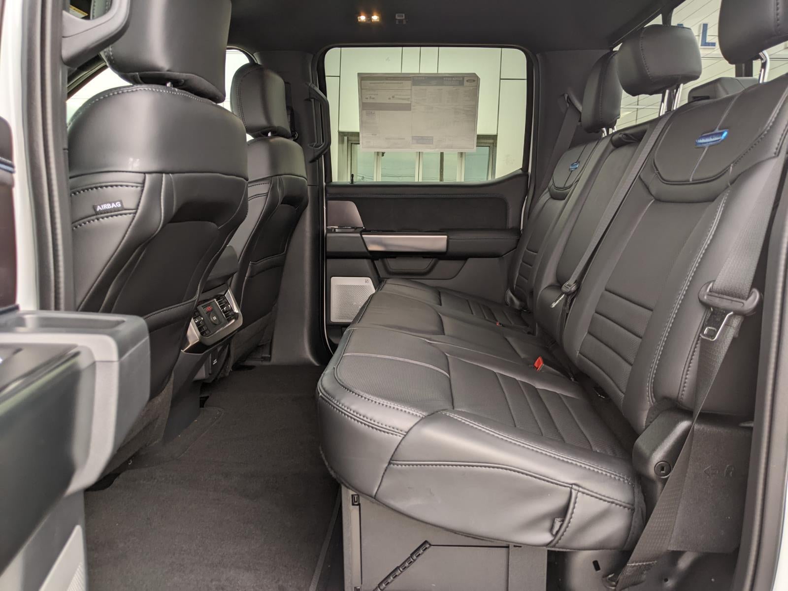 2026 Ford Super Duty F-350 SRW Platinum