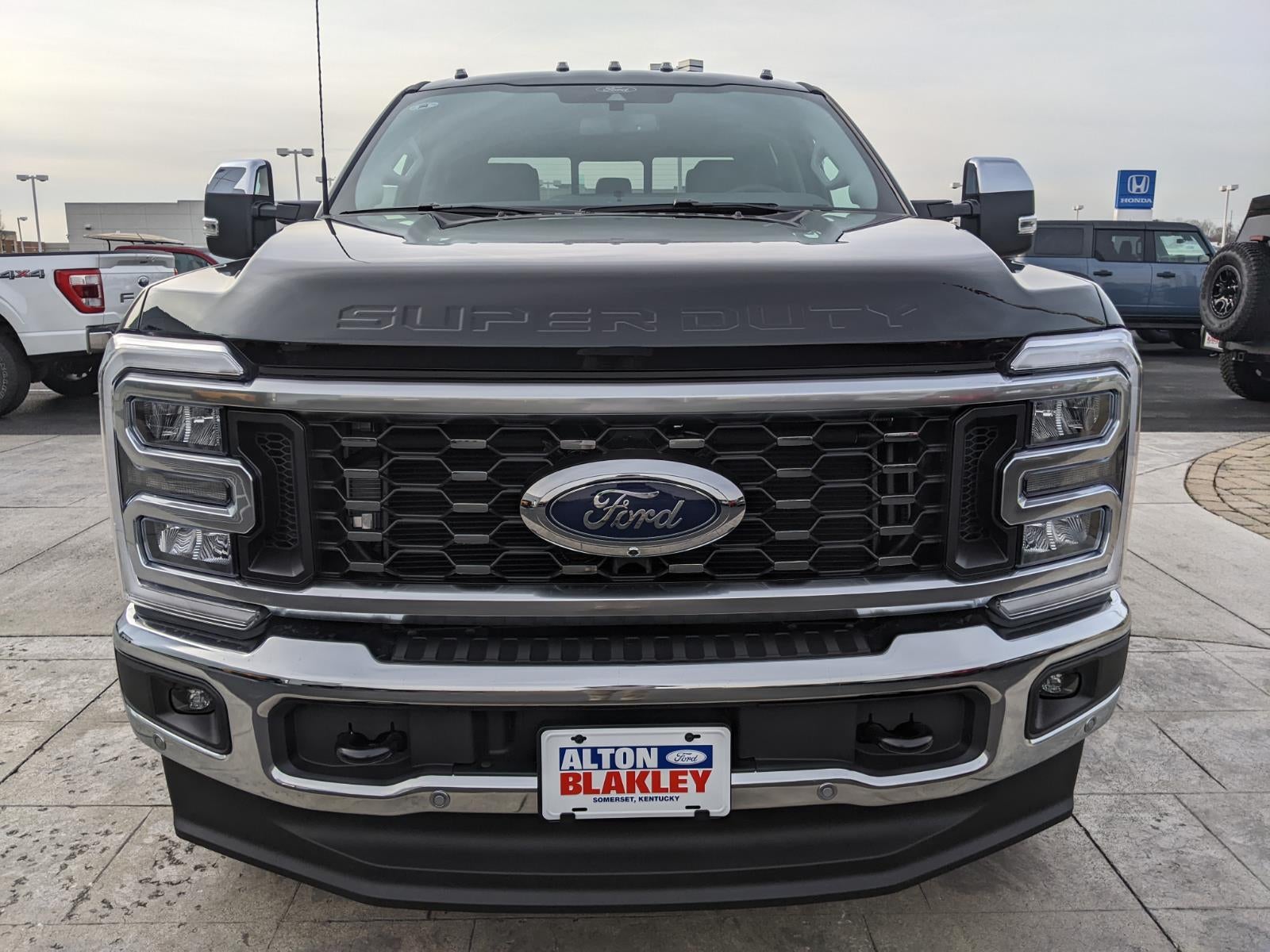 2026 Ford Super Duty F-350 DRW LARIAT