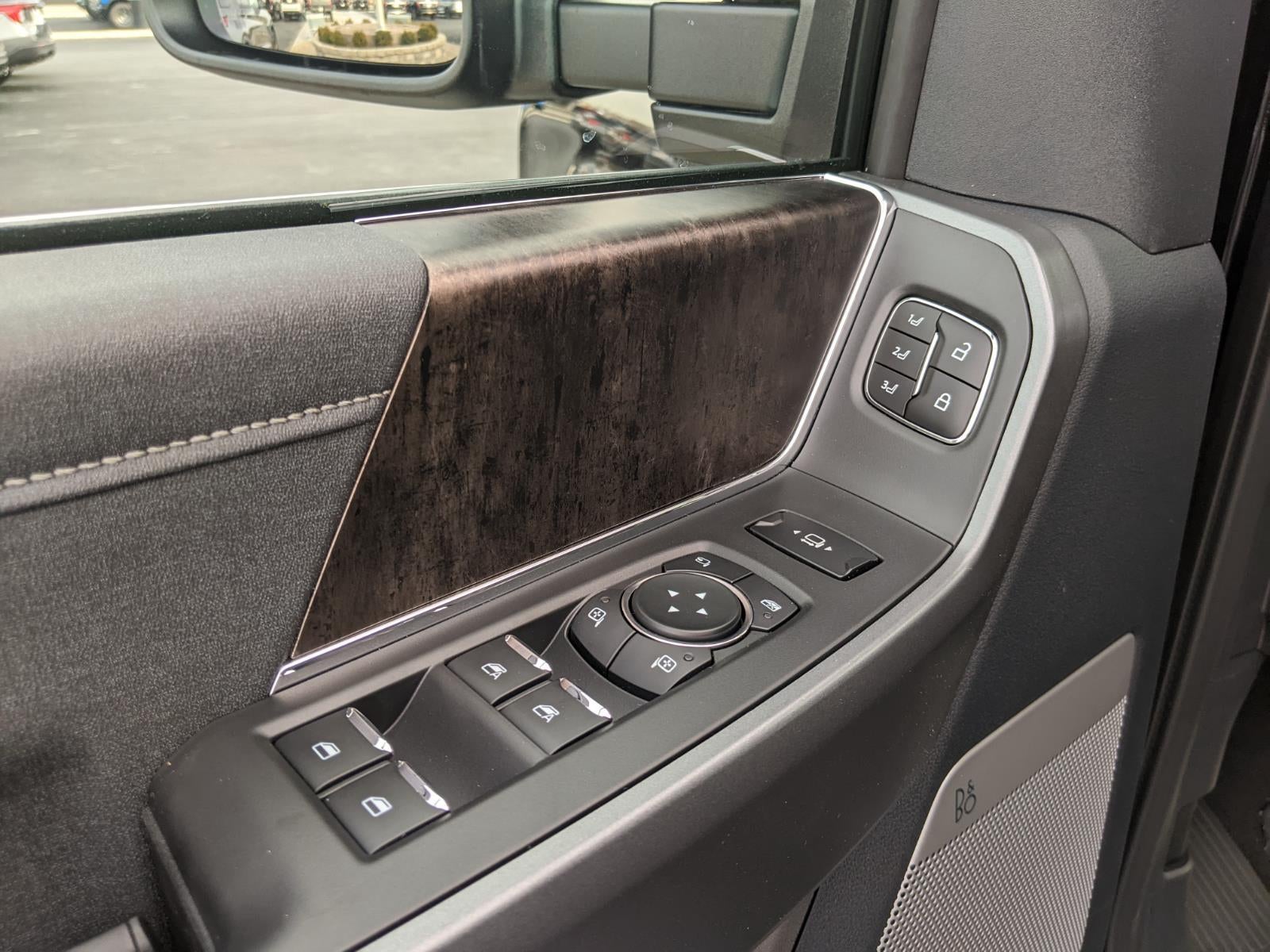 2026 Ford Super Duty F-350 DRW LARIAT