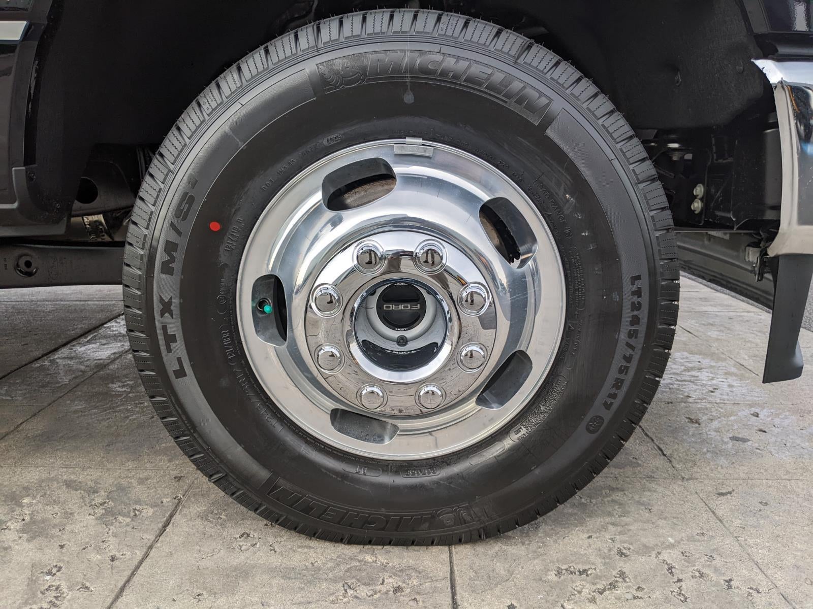 2026 Ford Super Duty F-350 DRW LARIAT