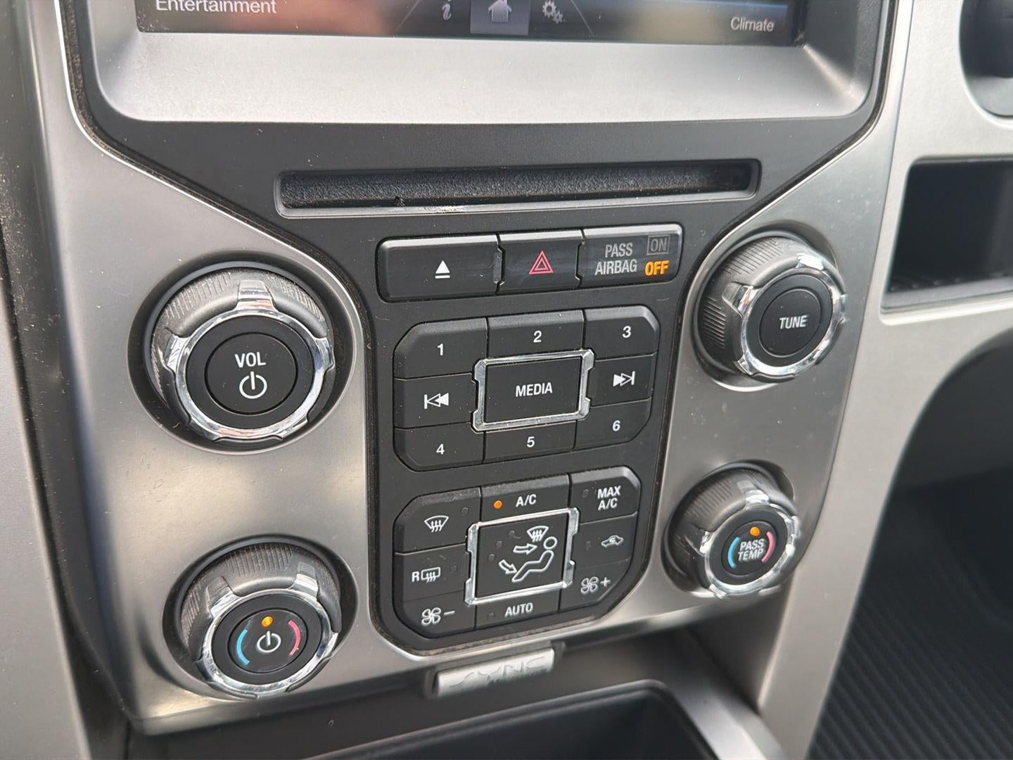 2014 Ford F-150 4WD SUPERCAB 145 XLT