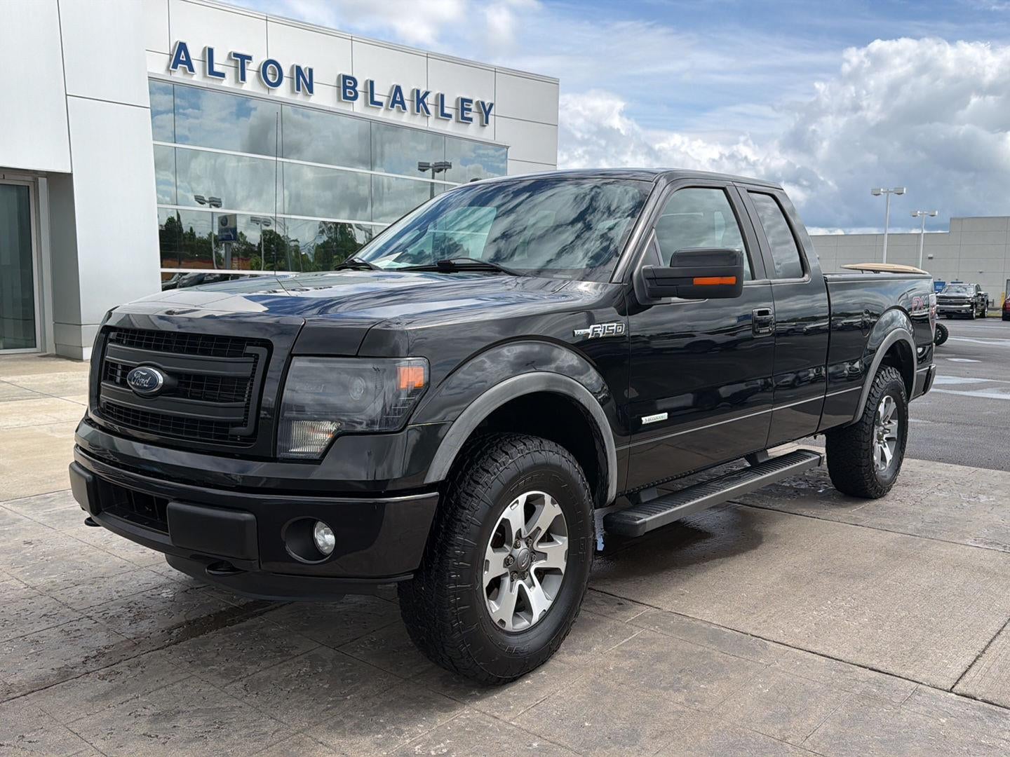 2014 Ford F-150 4WD SUPERCAB 145 XLT