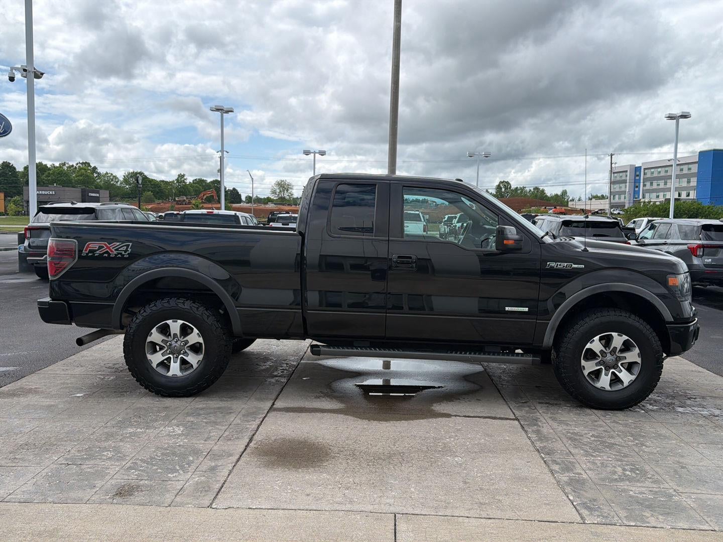 2014 Ford F-150 4WD SUPERCAB 145 XLT
