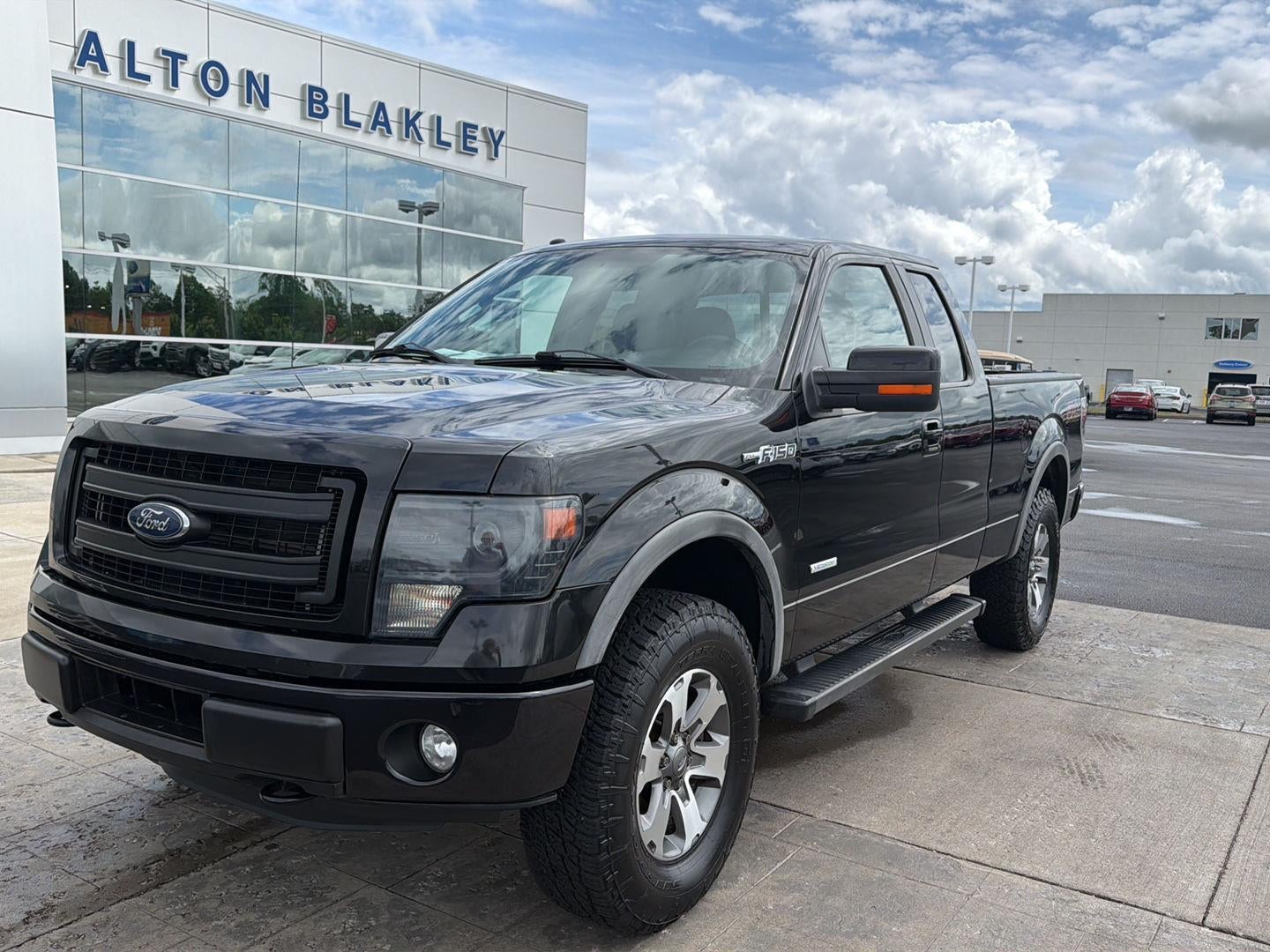 2014 Ford F-150 4WD SUPERCAB 145 XLT