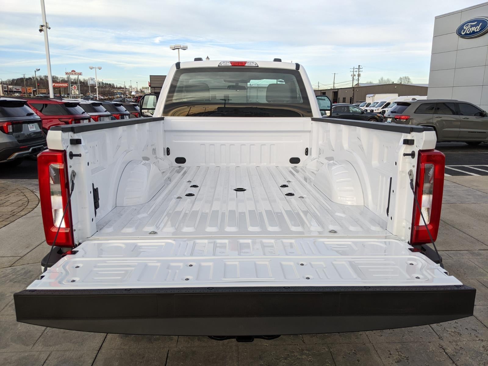 2026 Ford Super Duty F-350 SRW XL